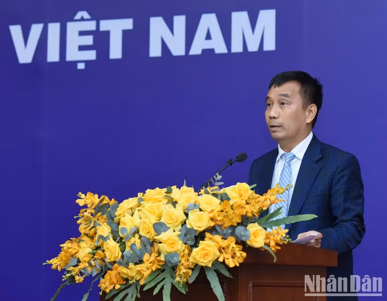 El presidente de la junta directiva de EVNNPT, Nguyen Tuan Tung.