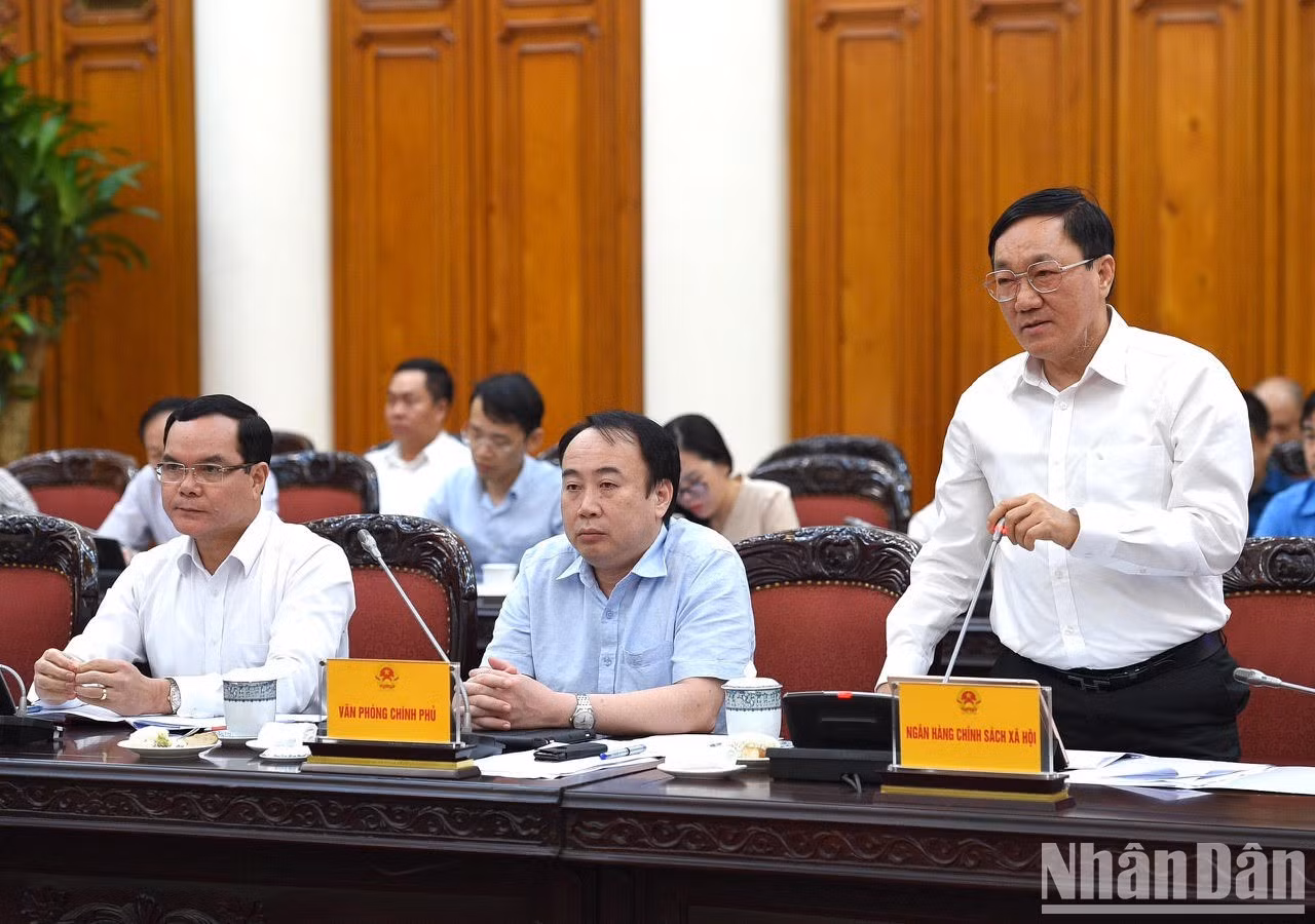 El director general del Banco de Políticas Sociales de Vietnam, Duong Quyet Thang.