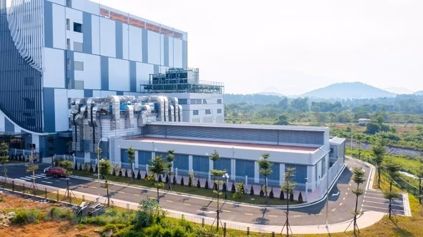 En la actualidad, VNPT IDC Hoa Lac es uno de los pocos centros de datos que cumple con el estándar de Uptime Tier III sobre las Facilidades (TCCF) en Vietnam. (Foto: VNA) En la actualidad, VNPT IDC Hoa Lac es uno de los pocos centros de datos que cumple con el estándar de Uptime Tier III sobre las Facilidades (TCCF) en Vietnam. (Foto: VNA)
