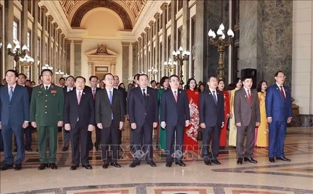 La delegación vietnamita en la ceremonia de recepción (Foto: VNA)