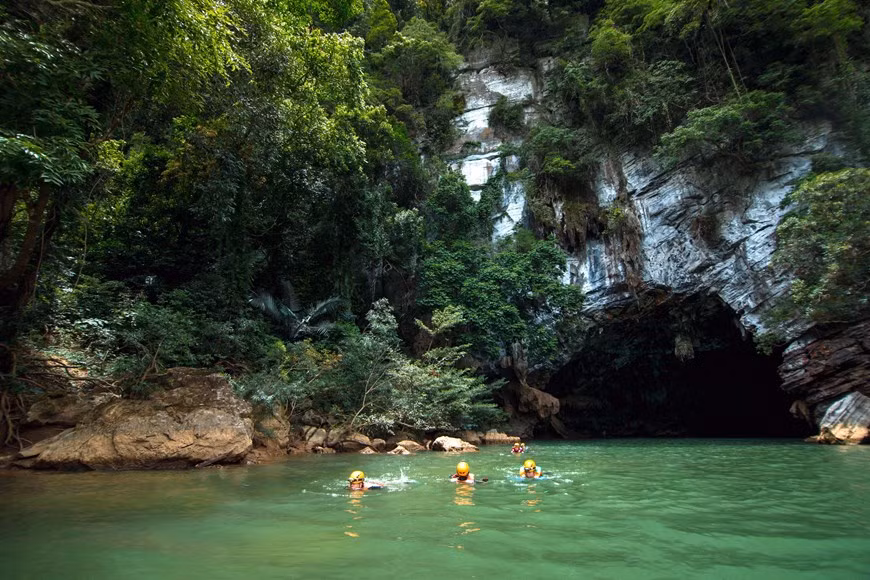Río frente a la cueva de Tu Lan. (Fuente: VNA) Río frente a la cueva de Tu Lan. (Fuente: VNA)