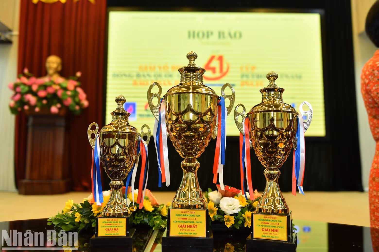 Trofeos que se entregarán en el torneo.