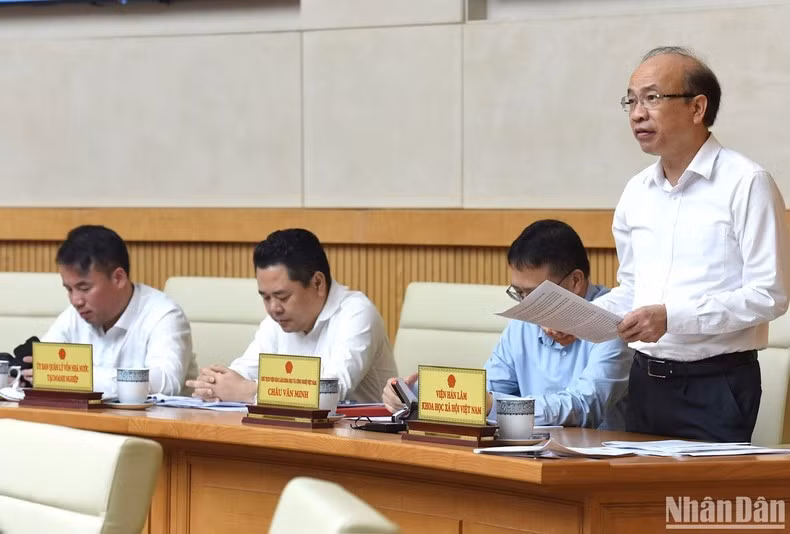 El presidente de la Academia de Ciencias Sociales de Vietnam, Phan Chi Hieu.
