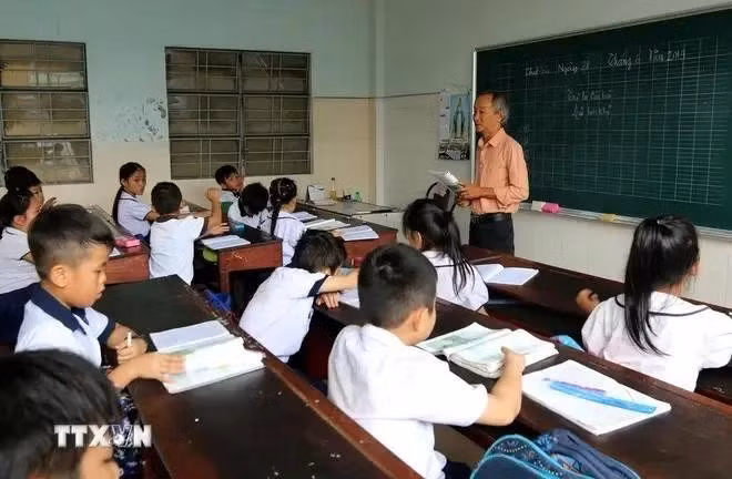 Niños que viven en circunstancias difíciles estudian en la escuela benéfica Thien An (Foto: VNA)