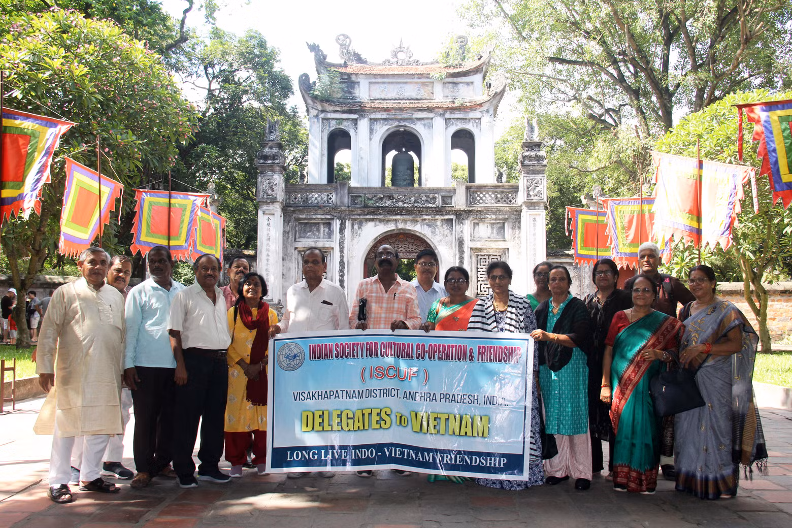 La actividad está enmarcada en la agenda de su visita a Vietnam del 6 al 10 del presente mes. Según Mohanty Bijay, vicejefe de ISCUF, los delegados están interesados en investigar la cultura tradicional del país indochino. (Foto: Thanh Luan)