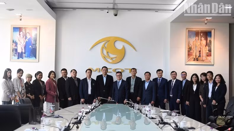 La delegación de VPA se reúne con la Corporación Nacional de Medios de Comunicación de Tailandia. La delegación de VPA se reúne con la Corporación Nacional de Medios de Comunicación de Tailandia.