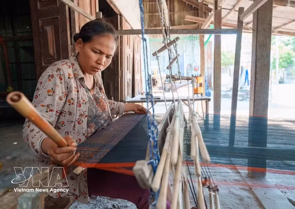 El modelo de desarrollo del turismo comunitario contribuye a preservar los valores culturales tradicionales y a impulsar la economía local. (Foto: VNA)
