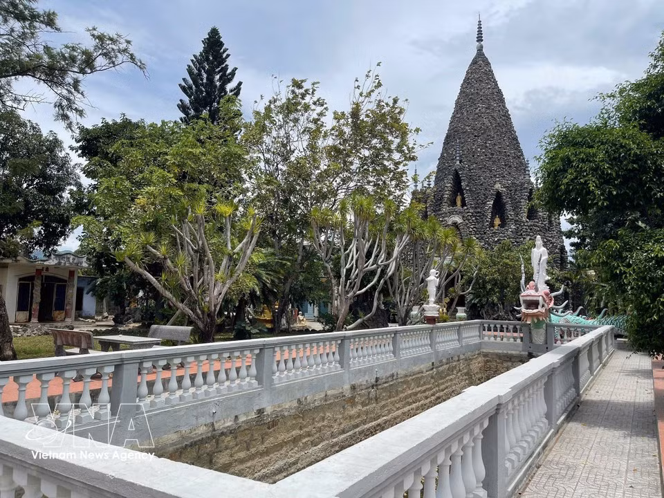 La torre Bao Tich fue construida con coral, conchas de caracol y de moluscos. (Foto: VNA)