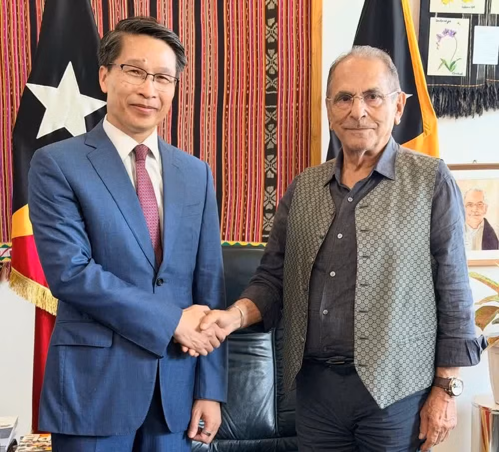 El encargado de negocios de Vietnam en Timor Oriental, Pham Binh Dam, realiza una visita de cortesía al presidente José Ramos-Horta. (Foto proporcionada por la Embajada de Vietnam en Timor Oriental)