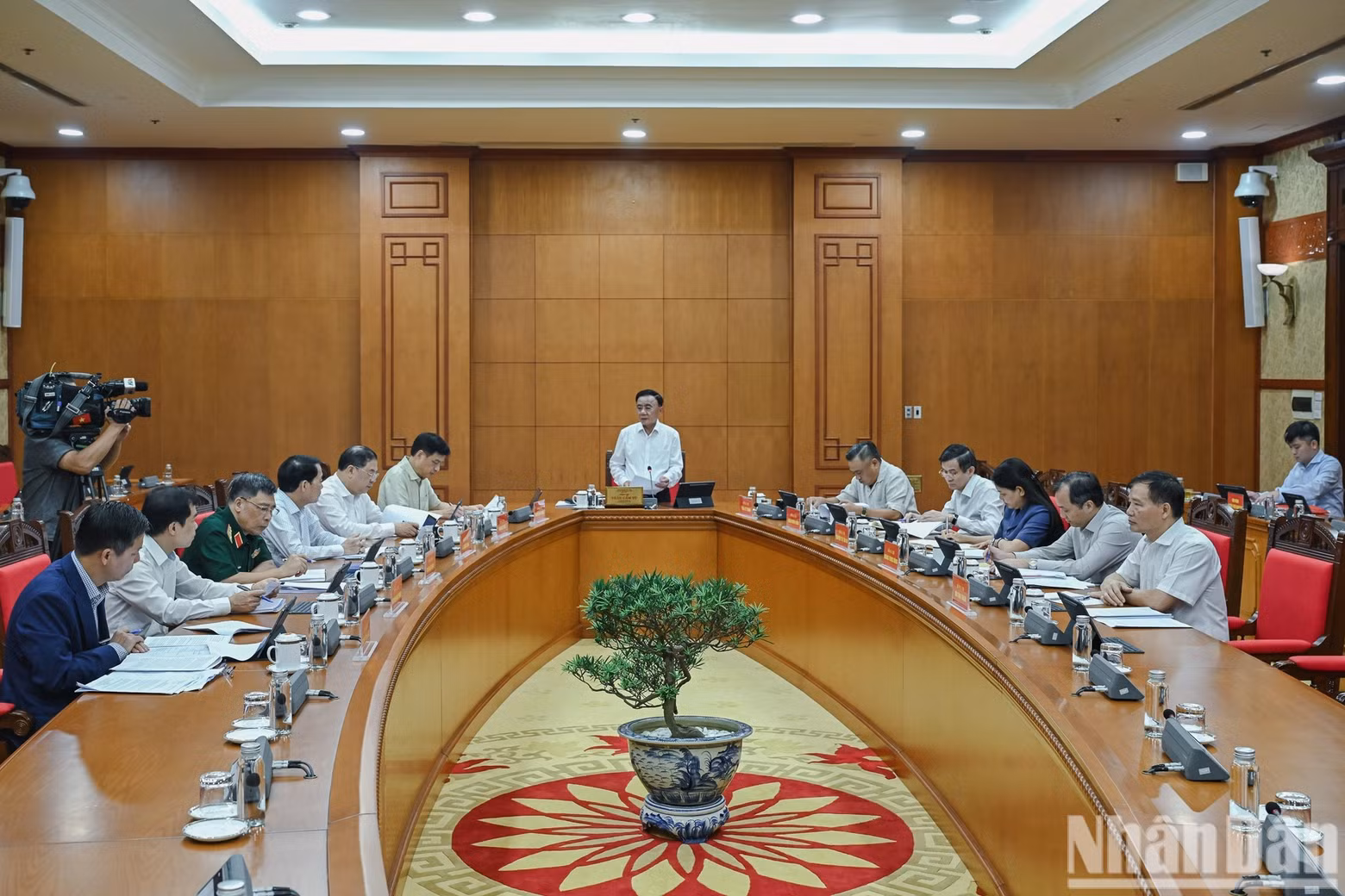 Tran Cam Tu pronuncia las palabras de conclusión de la reunión. (Foto: DUY LINH)