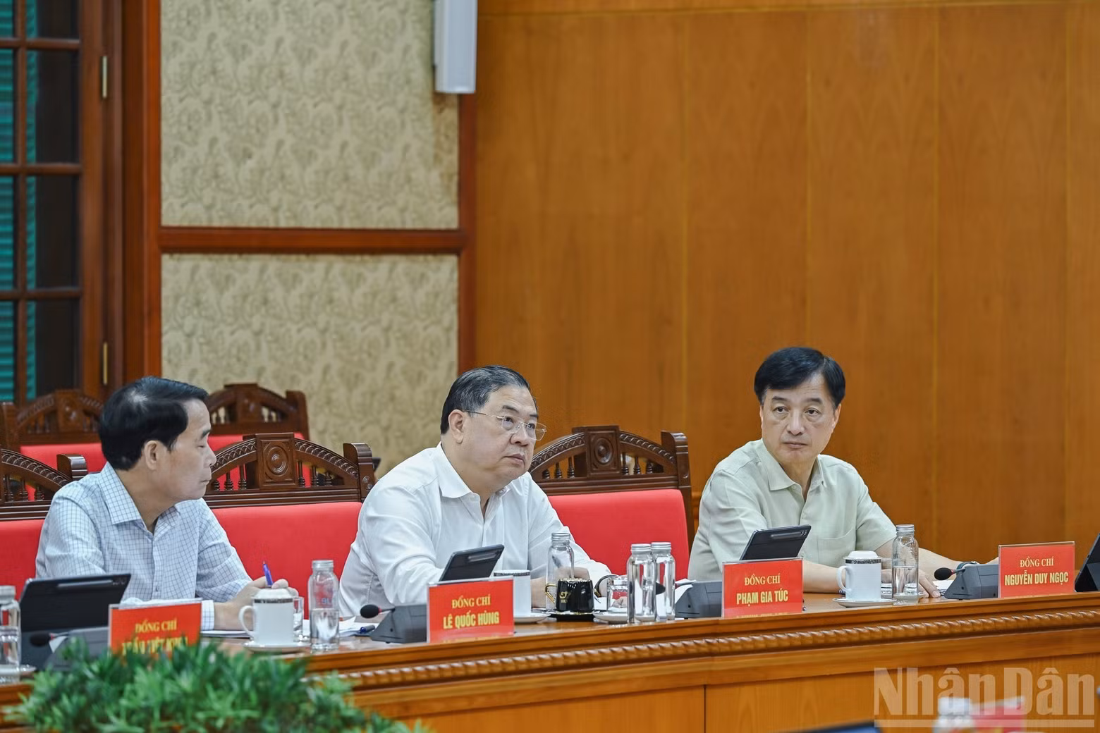 Delegados participantes en la reunión. (Foto: DUY LINH)