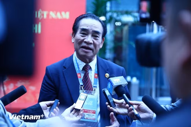 El periodista vietnamita-alemán Nguyen Huy Thang, editor jefe del periódico Viet Duc y de la televisión Viet Duc (VDTV), es una figura respetada en la comunidad vietnamita de Berlín. (Foto: VNA)