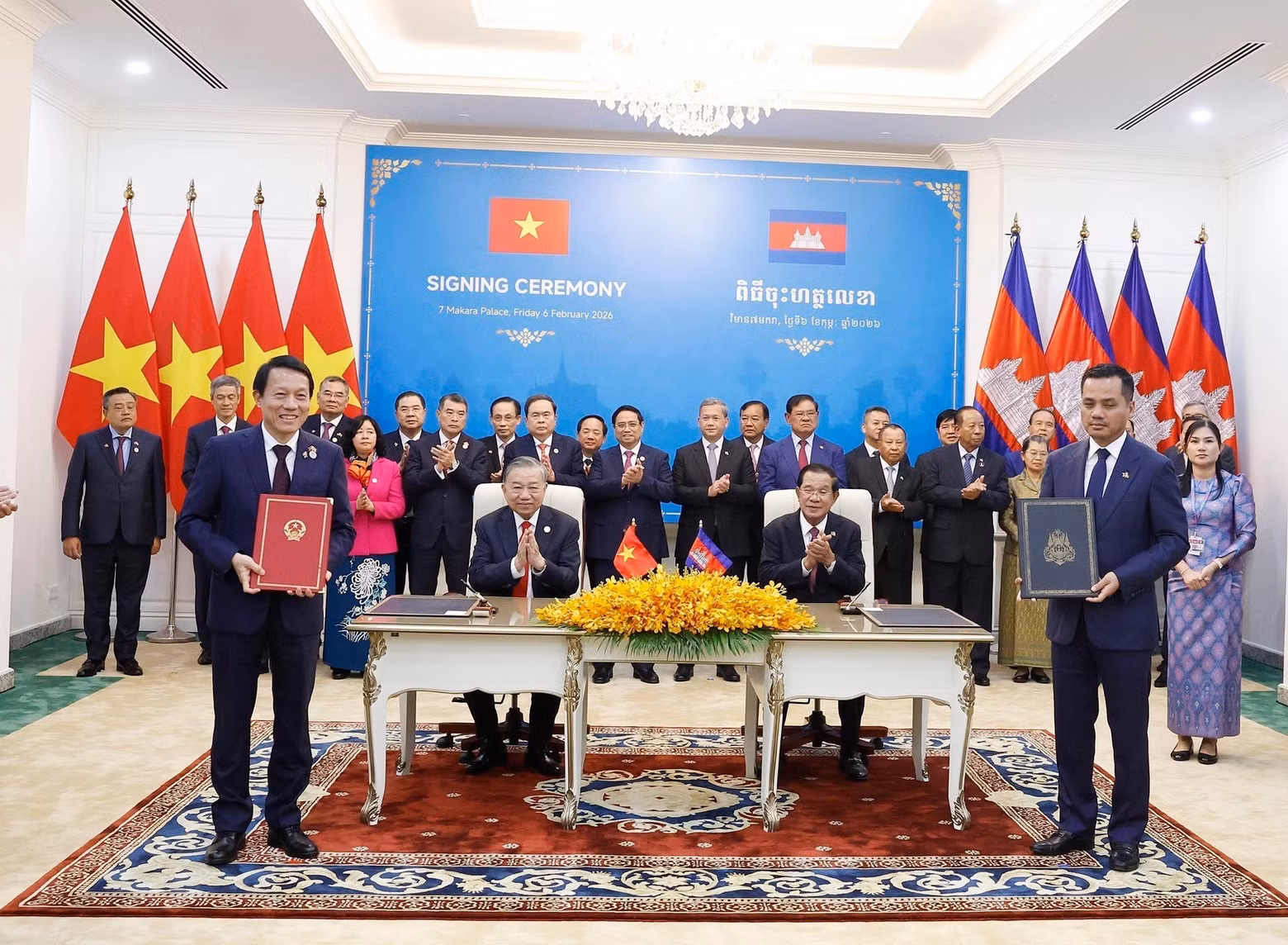 Firma del Plan de cooperación para 2026 entre el Ministerio de Seguridad Pública de Vietnam y el Ministerio del Interior de Camboya. (Foto: Thong Nhat/VNA)