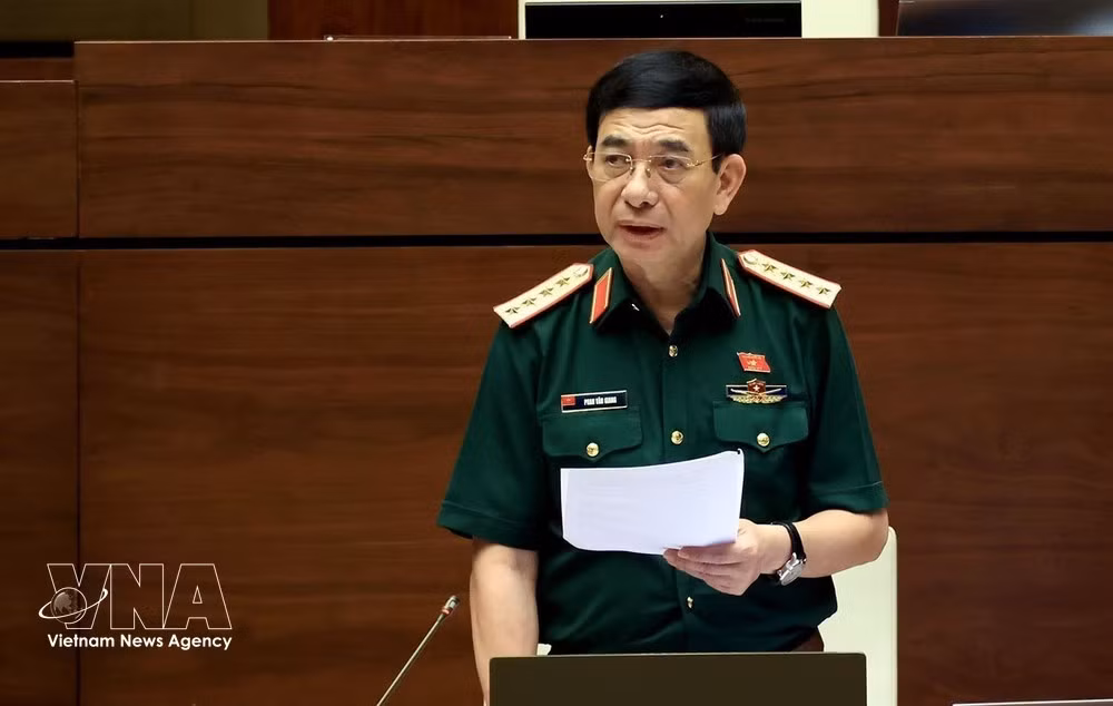 El miembro del Buró Político, viceprimer ministro y titular de Defensa, general Phan Van Giang. (Foto: VNA)