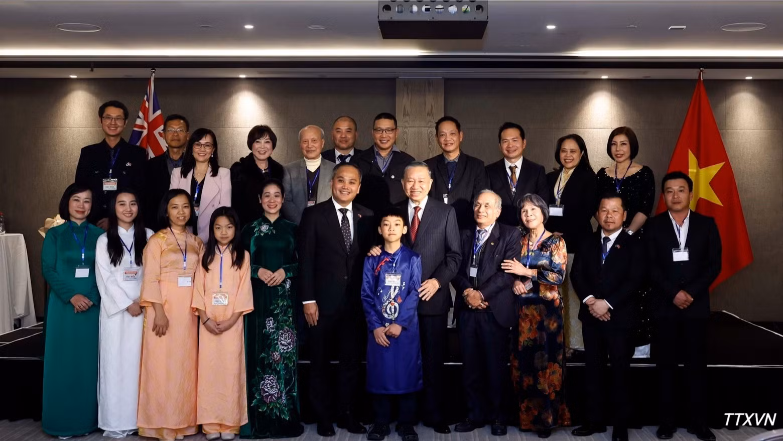 El máximo dirigente vietnamita y los delegados durante el encuentro. (Foto: Thong Nhat/VNA)