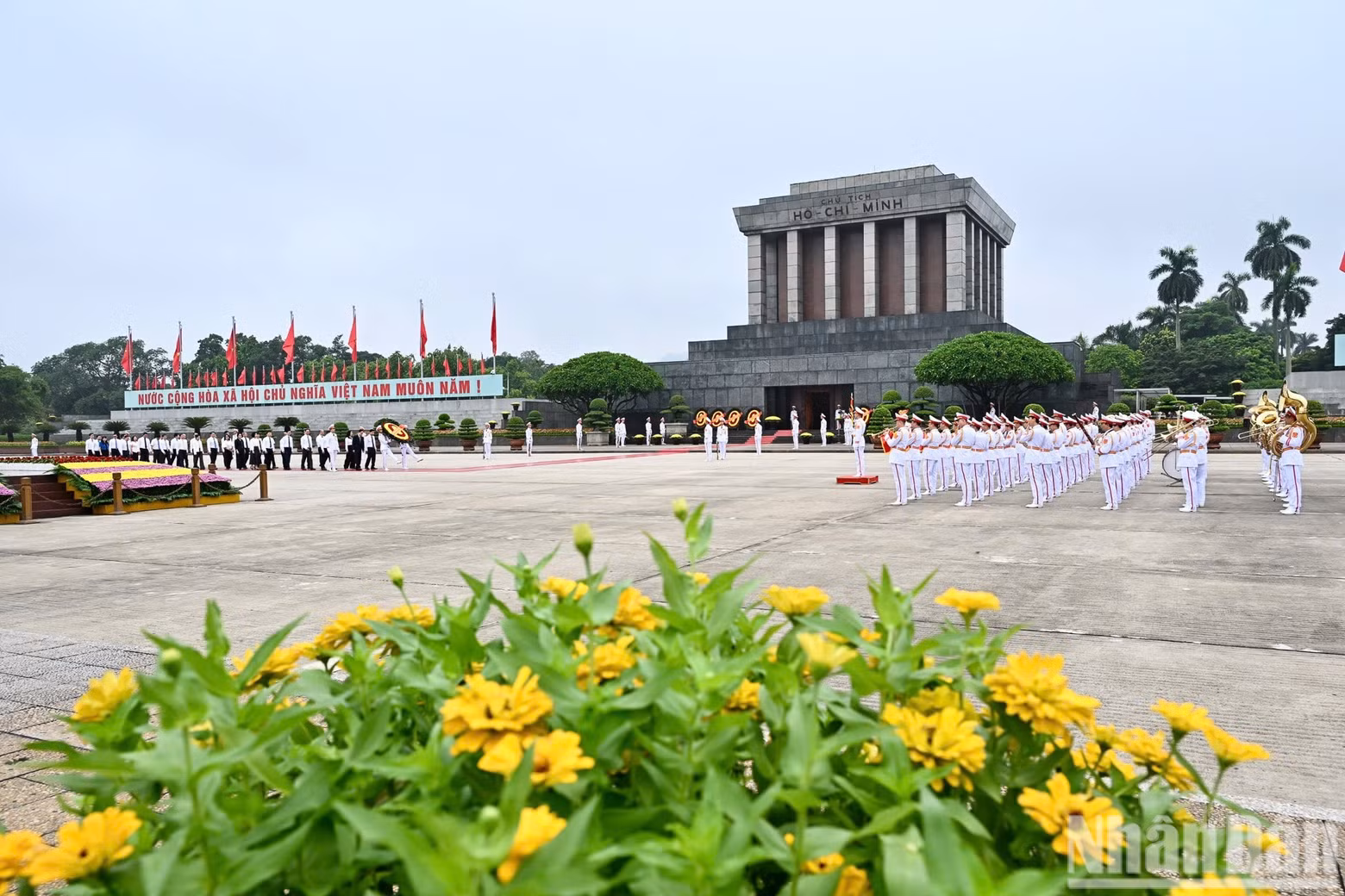 Panorámica de la ceremonia en la plaza Ba Dinh.
