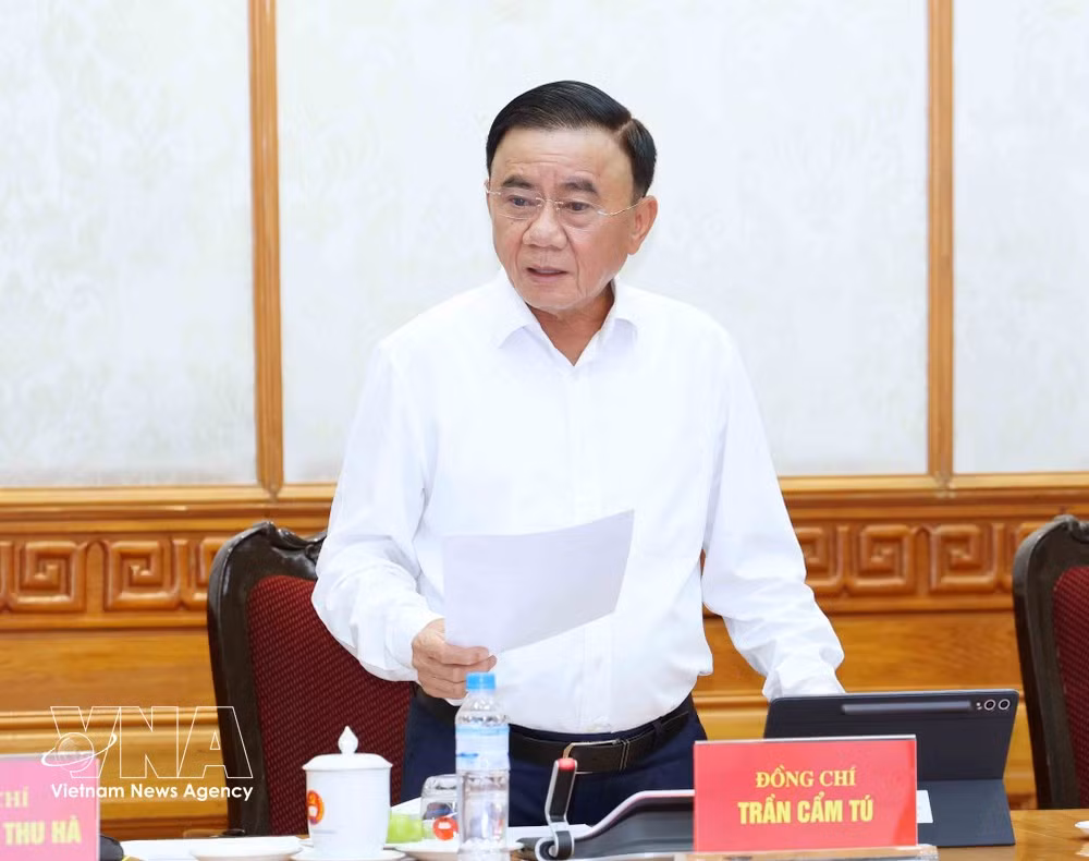 El miembro del Buró Político y permanente del Secretariado del Comité Central del Partido Comunista de Vietnam, Tran Cam Tu, habla en la cita (Foto: VNA)