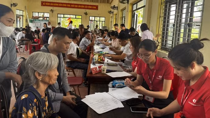 Los residentes de la comuna de Gia Binh completan los trámites para recibir el pago anticipado y la compensación para despejar el terreno destinado al Aeropuerto Internacional de Gia Binh.
