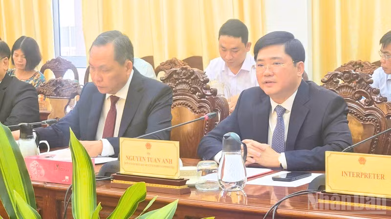 Nguyen Tuan Anh, subsecretario del Comité del Partido de Can Tho, interviene en la cita. (Foto: Van Ut)