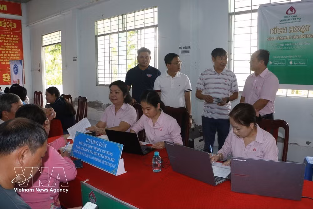 El Día de la Transformación Digital está vinculado a la construcción de aldeas inteligentes en la comuna de Tan Hoa (Can Tho). (Foto: VNA)