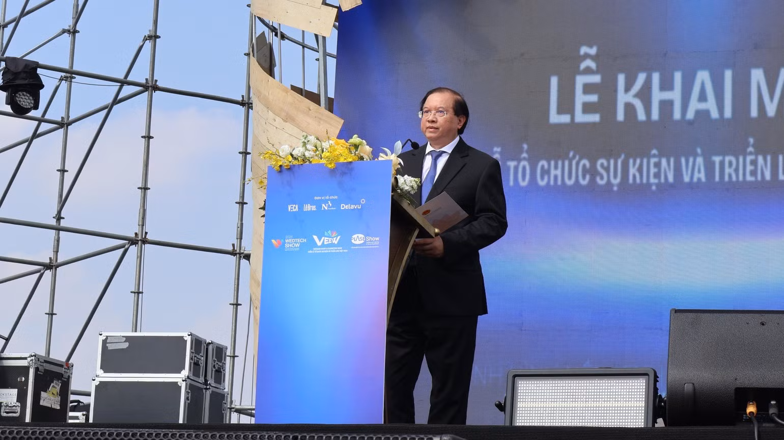 El profesor asociado y doctor Ta Quang Dong, viceministro de Cultura, Deportes y Turismo de Vietnam, interviene en la ceremonia inaugural.