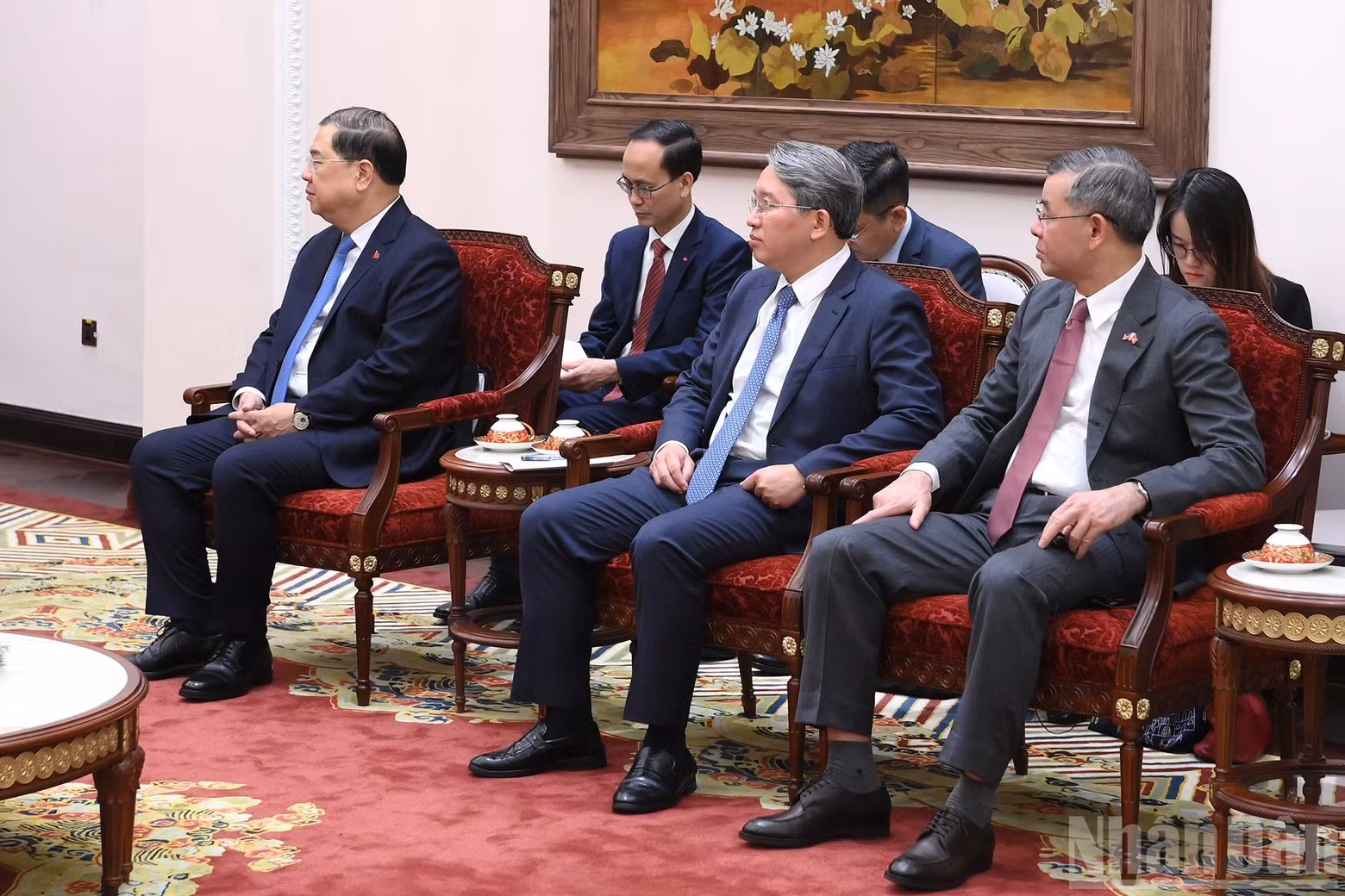 Representantes vietnamitas asisten al encuentro.