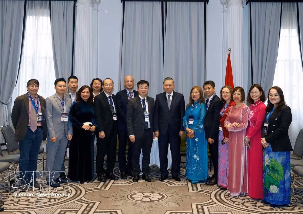 El secretario general del Partido Comunista de Vietnam (PCV) y presidente de la República, To Lam, y delegados. (Foto: VNA)