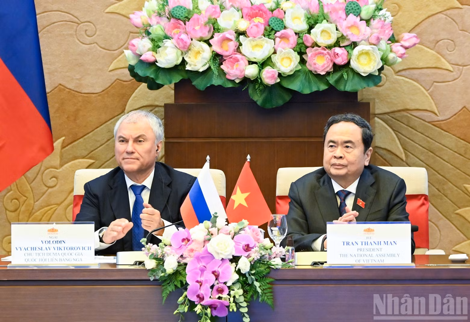 Tran Thanh Man y Vyacheslav Volodin copresiden el evento.