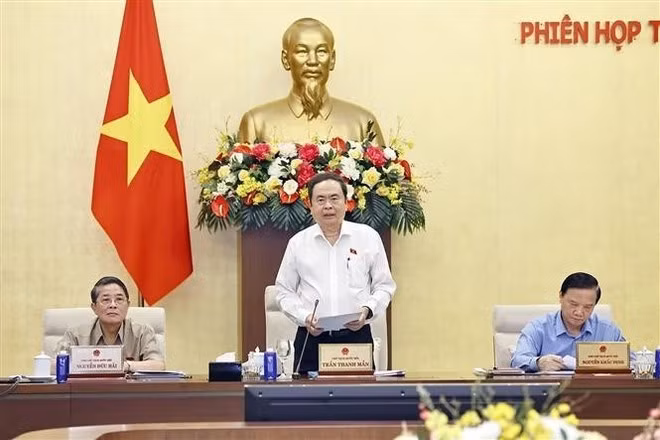 El presidente de la Asamblea Nacional de Vietnam, Tran Thanh Man, interviene en la sesión. (Foto: VNA)