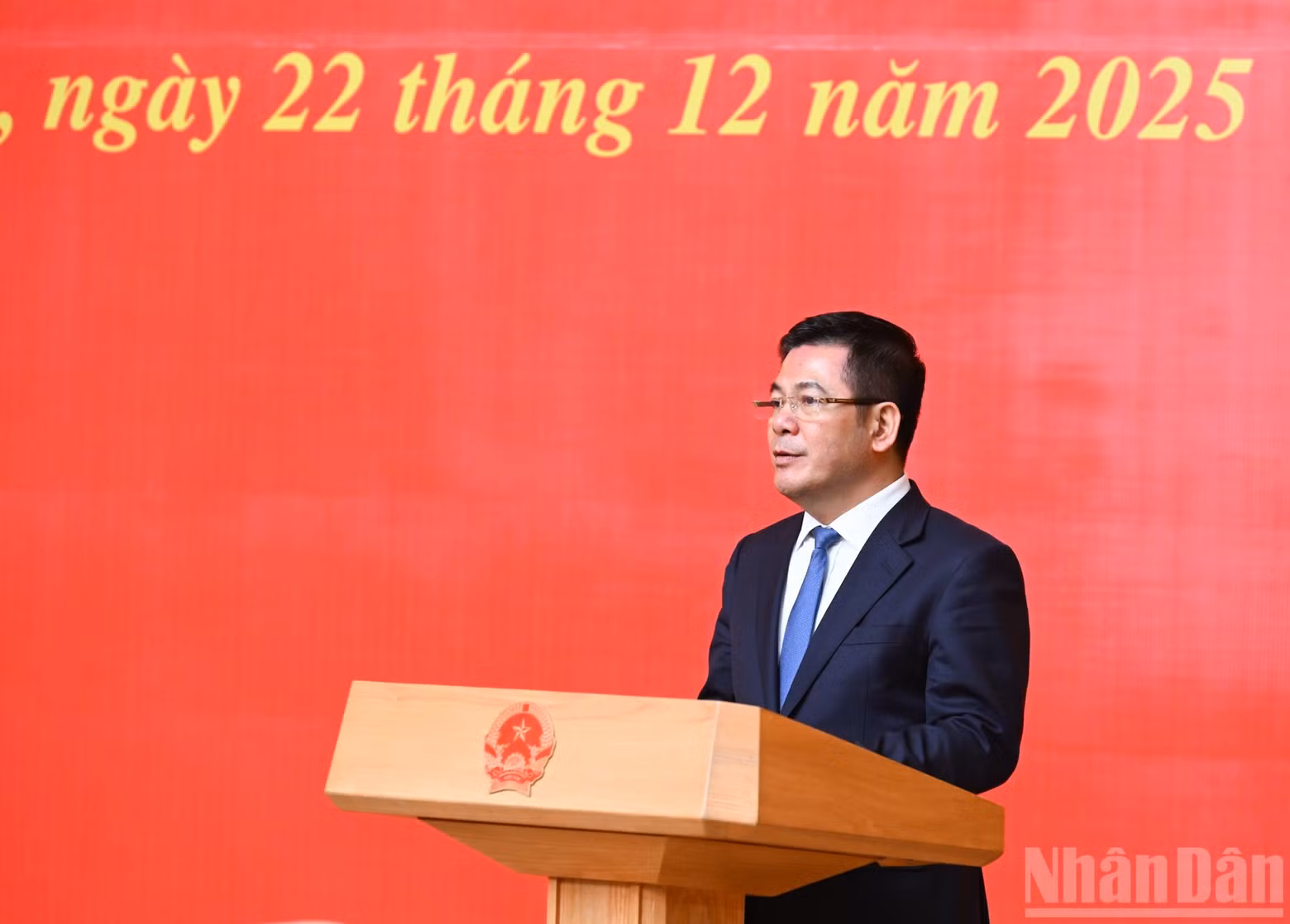 Nguyen Hong Dien, subsecretario permanente del Comité del Partido en la Asamblea Nacional, interviene en el acto.