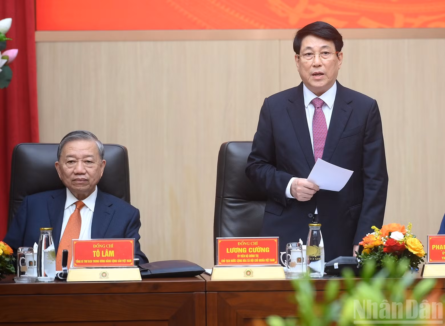 El presidente de Vietnam, Luong Cuong, hace uso de la palabra en la conferencia.