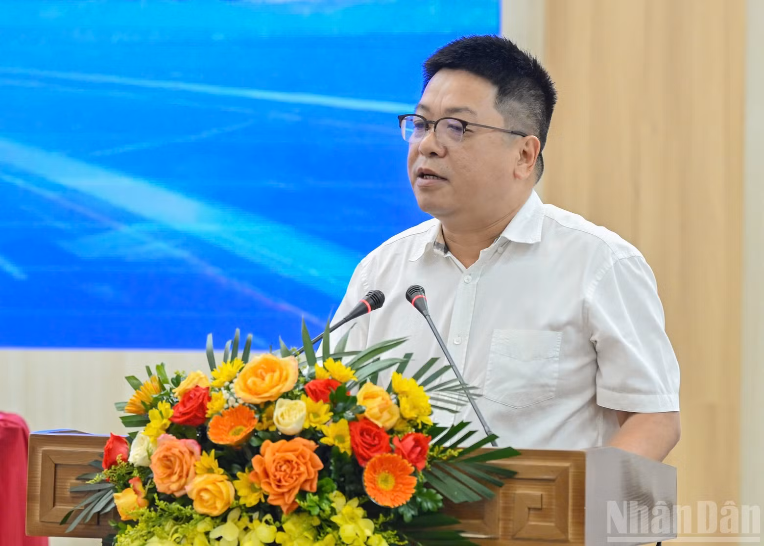 Que Dinh Nguyen, miembro del Comité del Partido Comunista de Vietnam en los órganos centrales del Partido, subsecretario permanente del Comité partidista en Nhan Dan y redactor subjefe del diario, interviene en la cita.