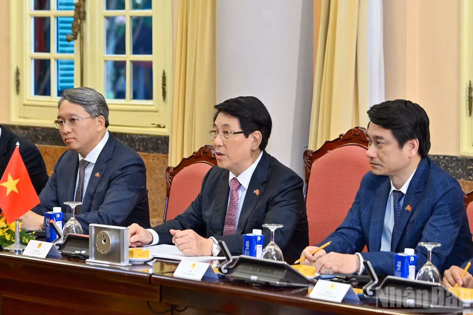 El presidente Luong Cuong interviene en las conversaciones.