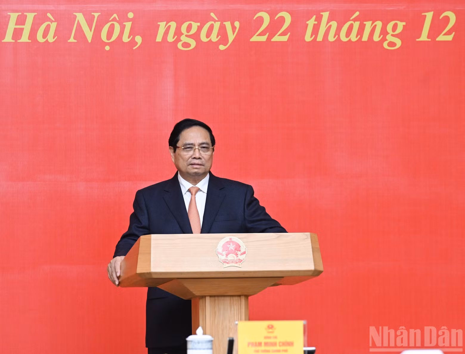El primer ministro Pham Minh Chinh preside la ceremonia.