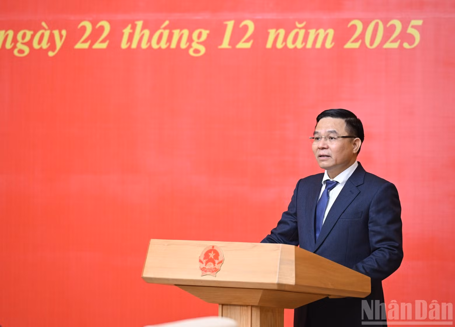 El ministro interino de Industria y Comercio, Le Manh Hung, pronuncia un discurso.