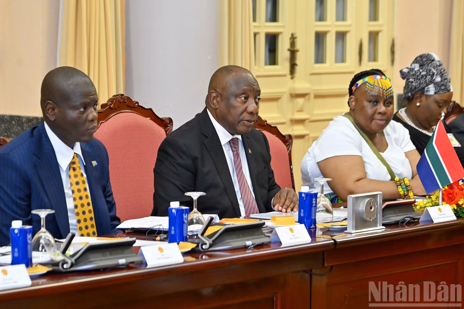 El presidente sudafricano Matamela Cyril Ramaphosa interviene en las conversaciones.