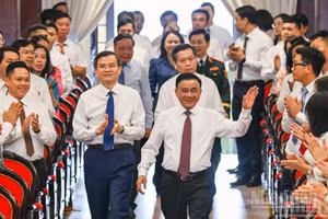 [Foto] Alto dirigente asiste al acto de apertura del nuevo curso en Academia Nacional de Política Ho Chi Minh