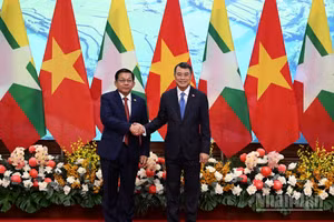[Foto] Premier vietnamita mantiene encuentro con presidente de Myanmar