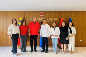 Dirigentes del Partido Socialista Unido de Venezuela visita a la embajada de Vietnam en el país. (Foto: Embajada de Vietnam en Venezuela)