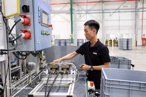 El grupo alemán Karcher pone en funcionamiento una fábrica de equipos de limpieza en el Parque Industrial y Logístico Portuario de Tam Hiep, comuna de Nui Thanh, ciudad de Da Nang. (Foto: VNA)
