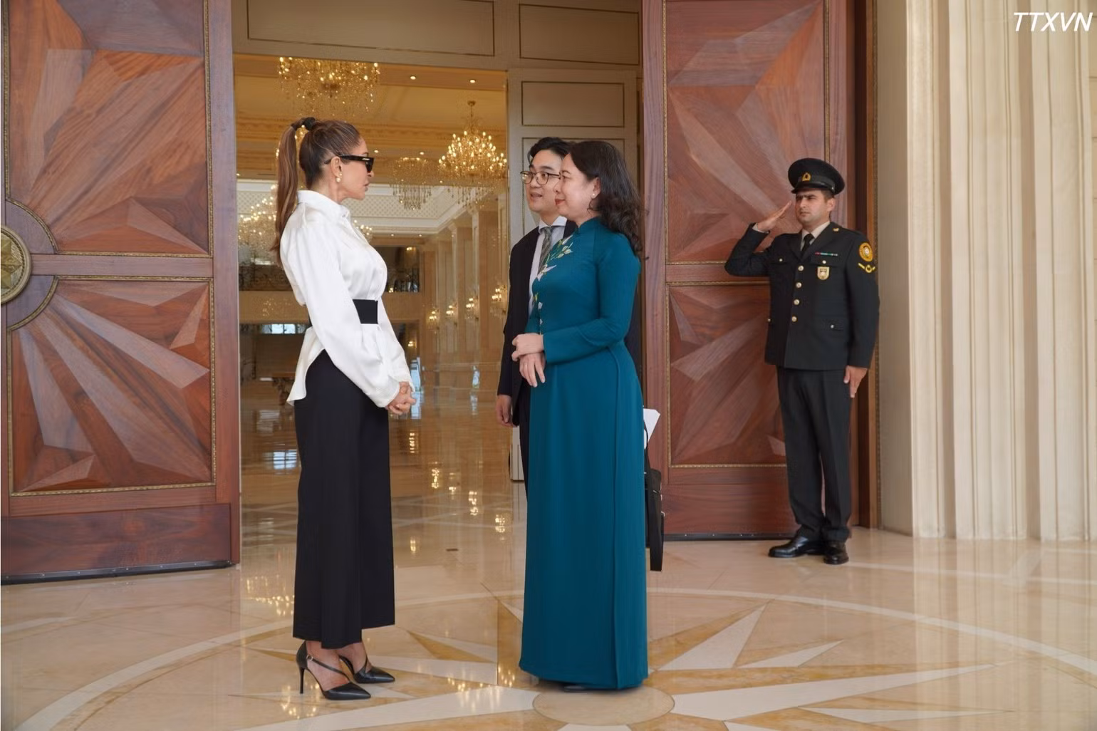 La vicepresidenta de Vietnam, Vo Thi Anh Xuan, se reunió en Bakú con la primera vicepresidenta de Azerbaiyán, Mehriban Aliyeva. (Foto: VNA)