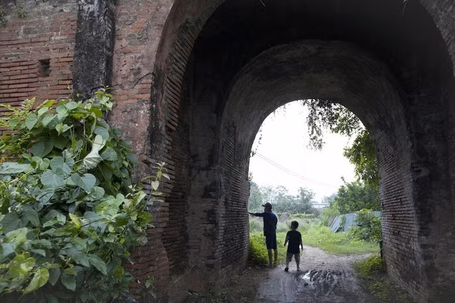 La “Ciudadela de la dinastía Mac” sigue siendo un lugar lleno de misterio y está en riesgo de desaparecer.