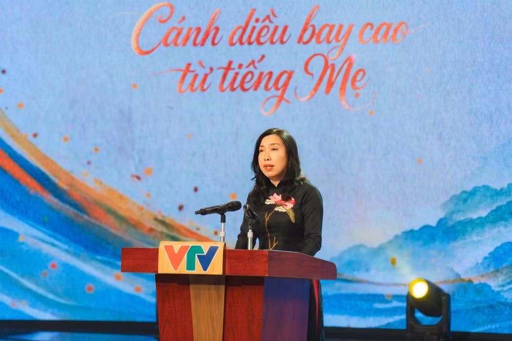 La viceministra de Relaciones Exteriores Le Thi Thu Hang habla en la cita.