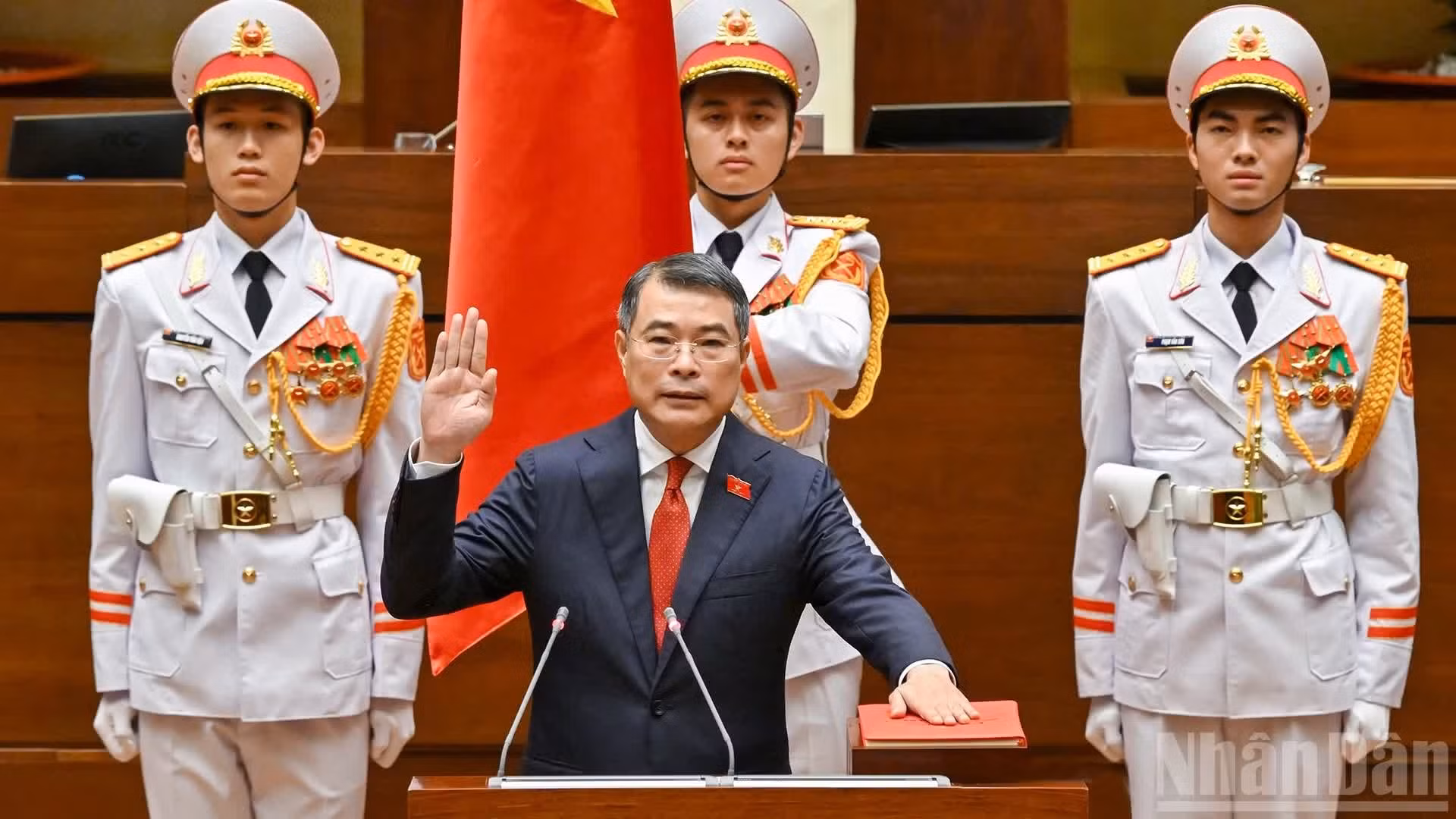 [Foto] Le Minh Hung presta juramento como primer ministro vietnamita