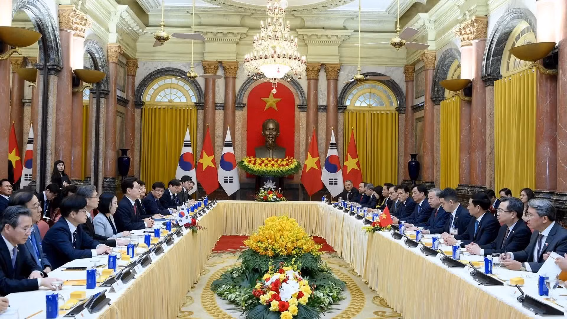 [Foto] Máximo dirigente vietnamita mantiene conversaciones con presidente de Corea del Sur