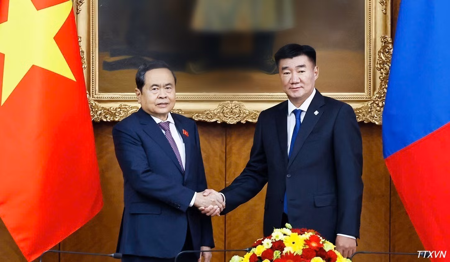 [Foto] Presidentes de parlamentos de Vietnam y Mongolia sostienen conversaciones oficiales