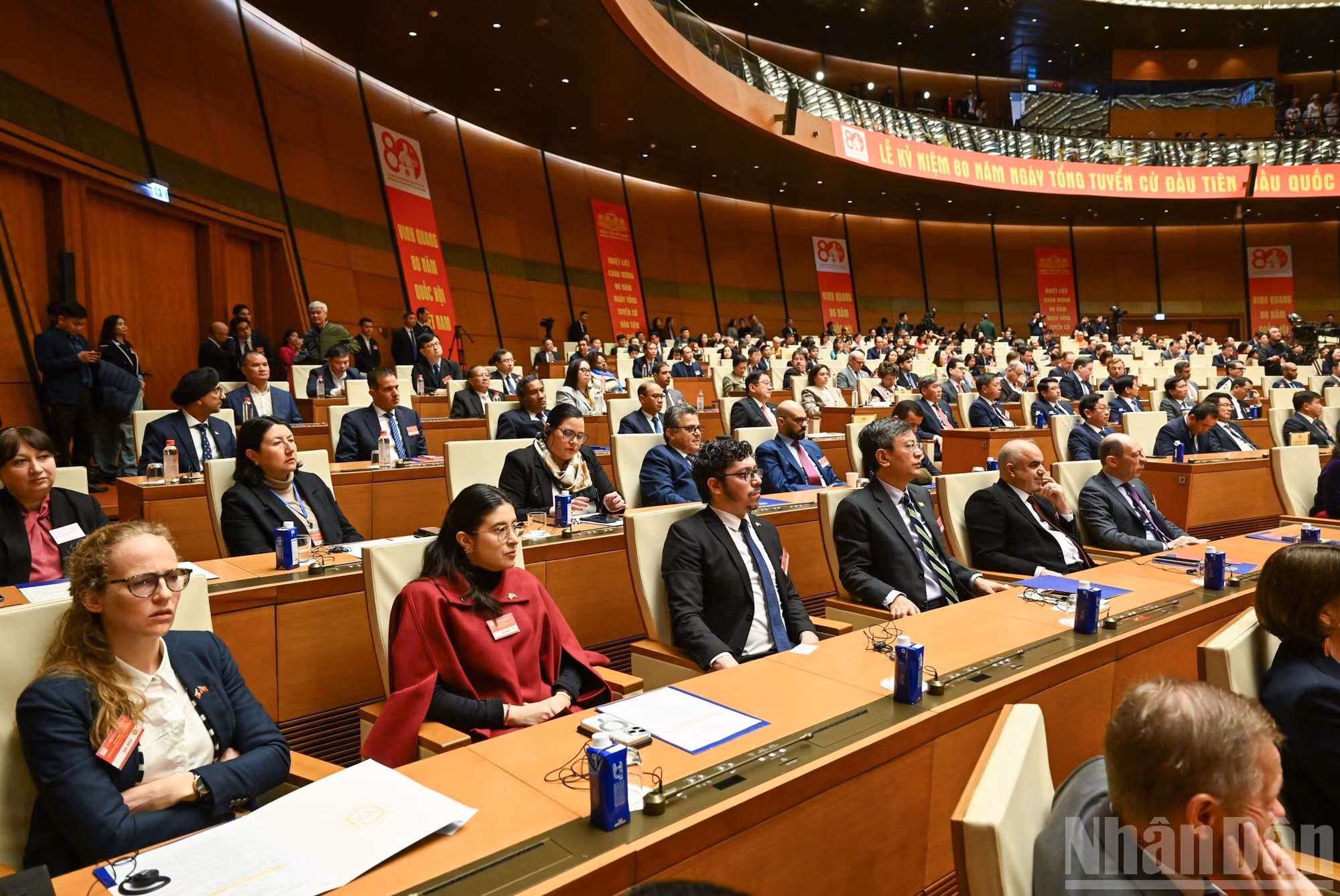 Delegados internacionales en el acto.