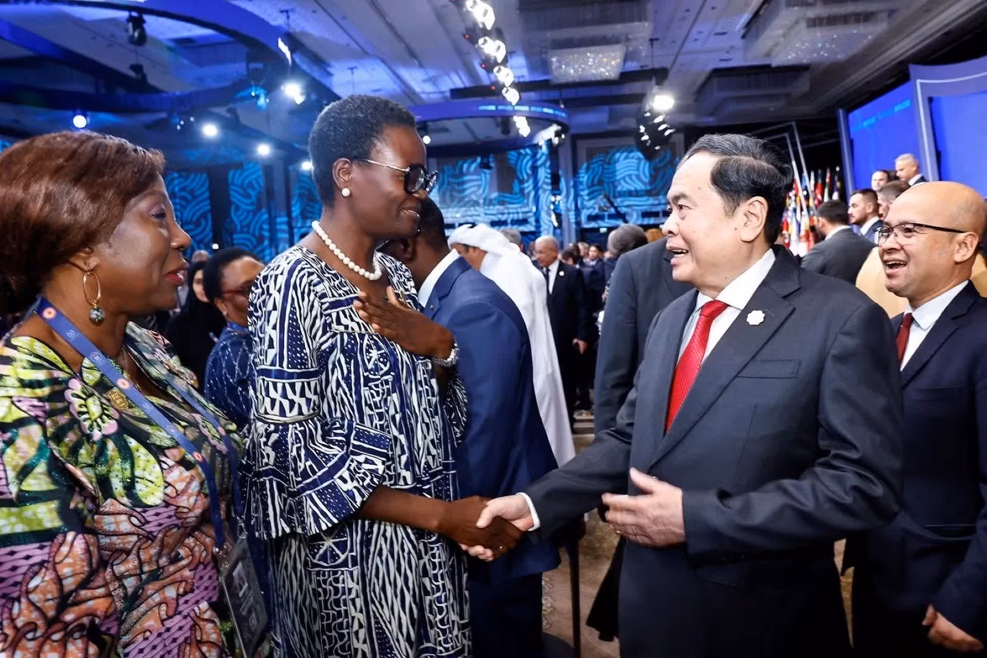 El presidente de la Asamblea Nacional, Tran Thanh Man, junto a la presidenta de la Unión Interparlamentaria (UIP), Tulia Ackson. (Foto: Doan Tan/VNA)