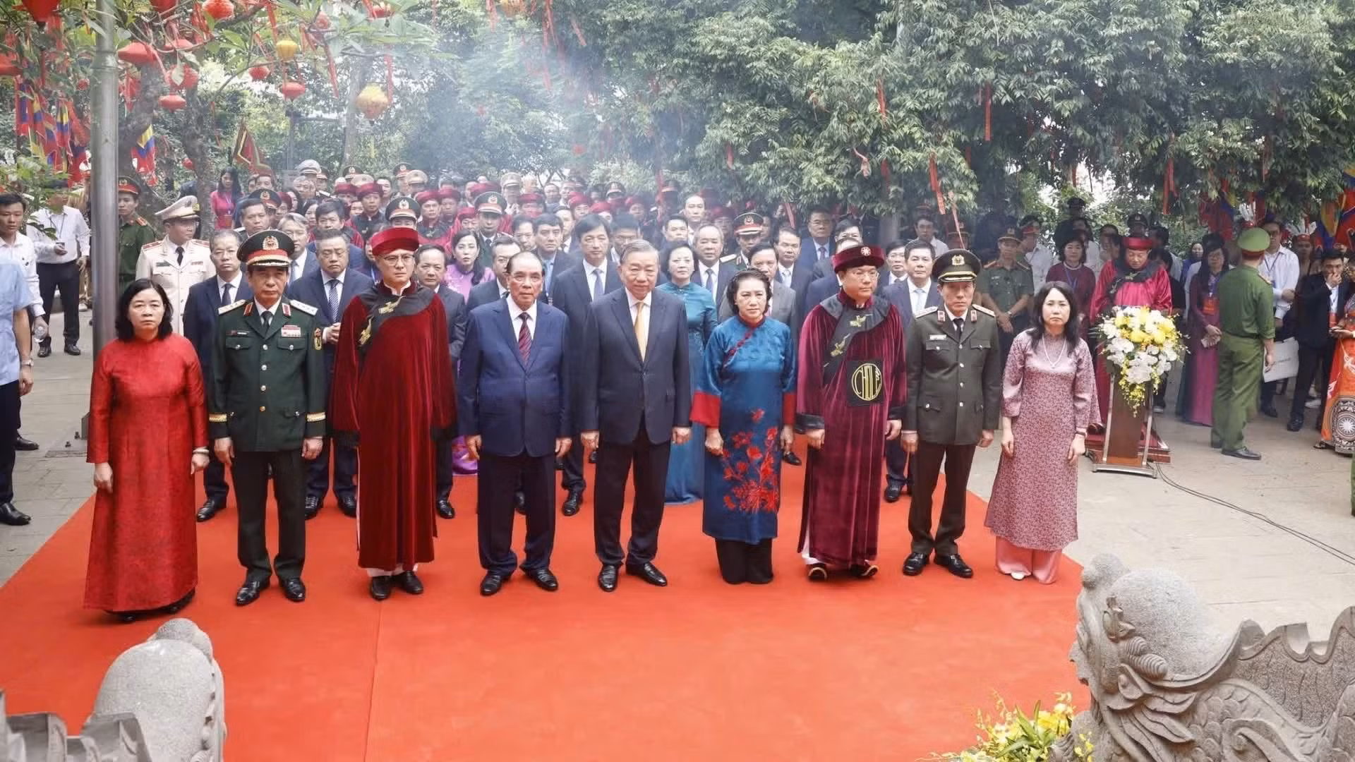 [Foto] Máximo dirigente vietnamita rinde homenaje a los Reyes Hung