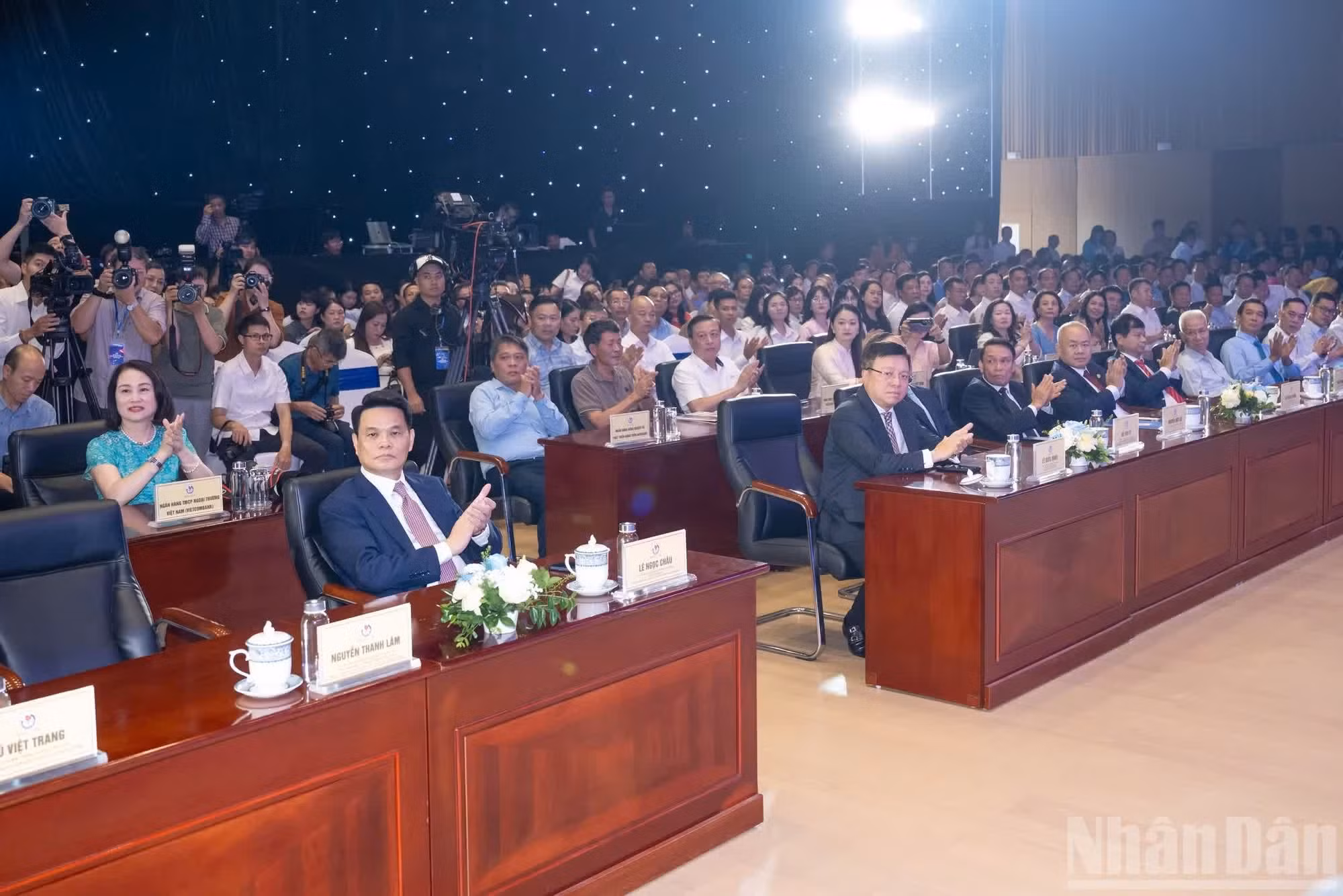 Delegados asisten a la ceremonia de clausura del Festival Nacional de Prensa 2026.